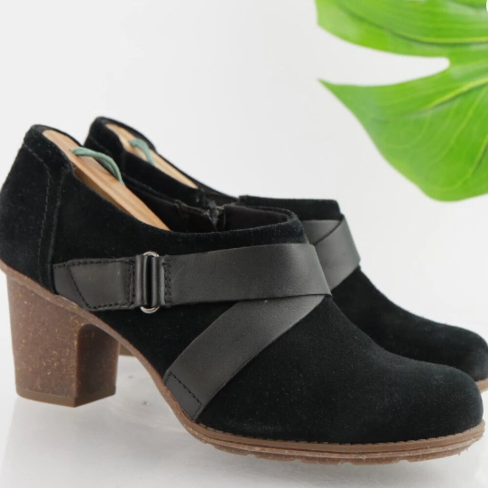 Clarks collective ankle boots nwt